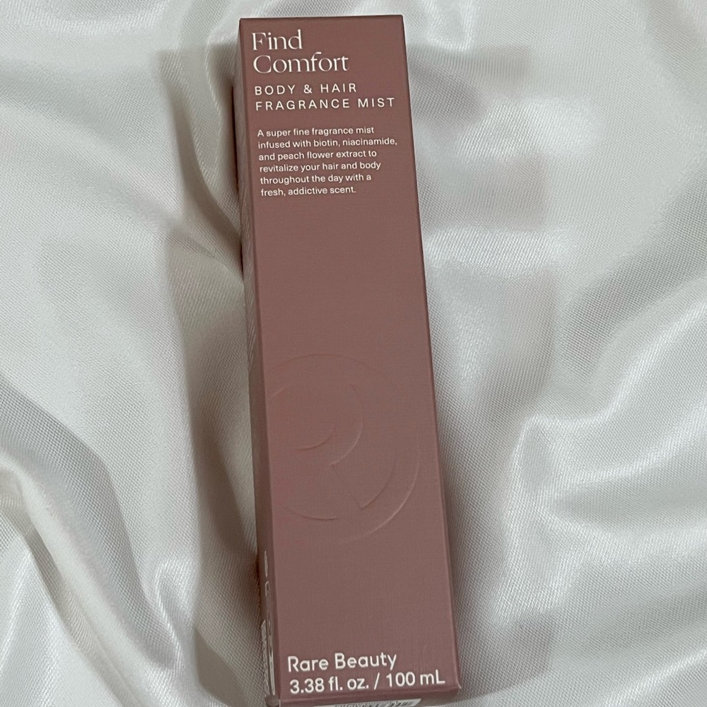Rare Beauty Dewy Mist Hydrating hair and body - Picture 2 of 4